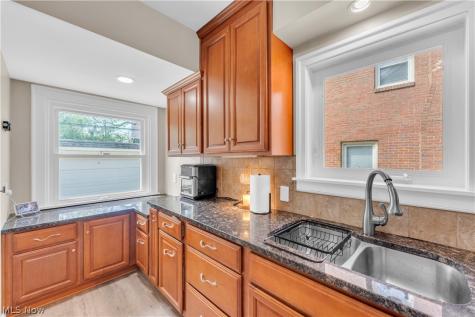 3566 Grosvenor Road Cleveland Heights OH 44118