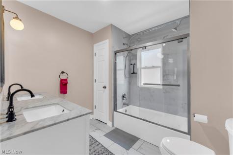3566 Grosvenor Road Cleveland Heights OH 44118