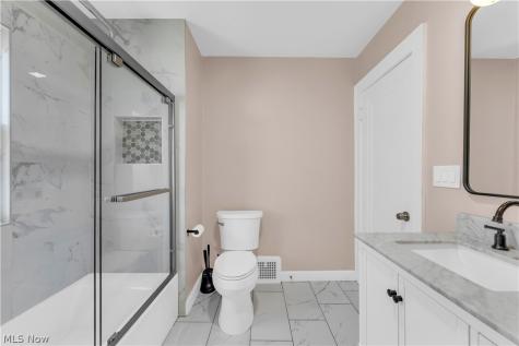 3566 Grosvenor Road Cleveland Heights OH 44118