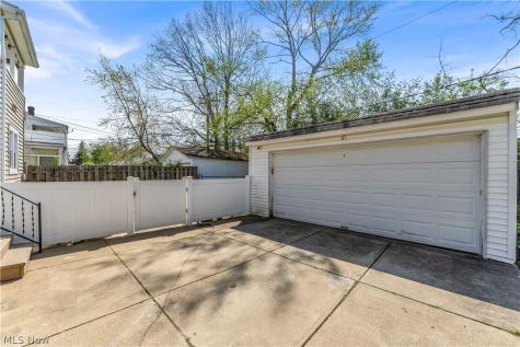 3566 Grosvenor Road Cleveland Heights OH 44118