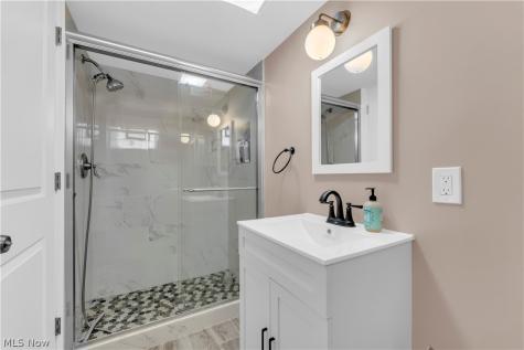 3566 Grosvenor Road Cleveland Heights OH 44118