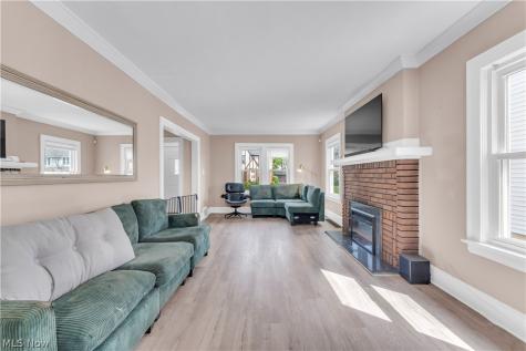 3566 Grosvenor Road Cleveland Heights OH 44118
