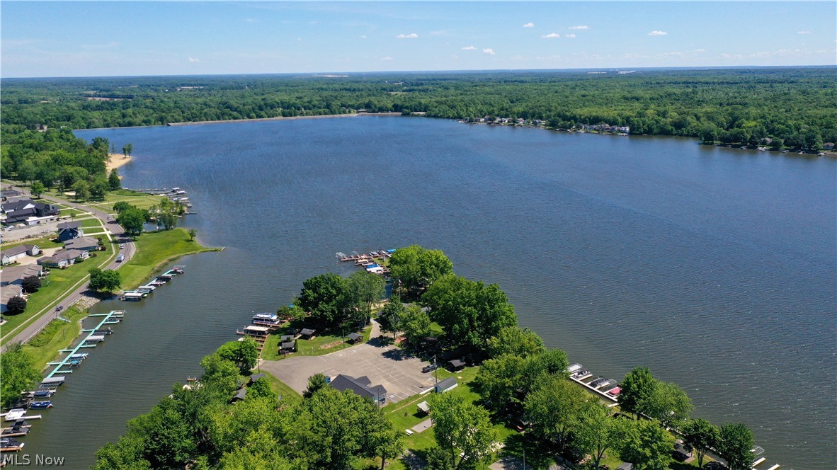 17500 Lundys Lane Lake Milton OH 44429