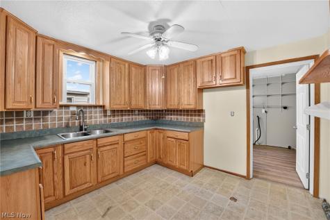 13699 Kauffman Avenue Sterling OH 44276