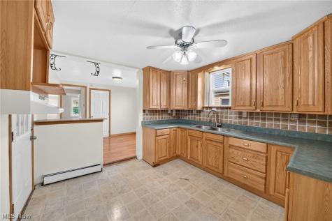 13699 Kauffman Avenue Sterling OH 44276