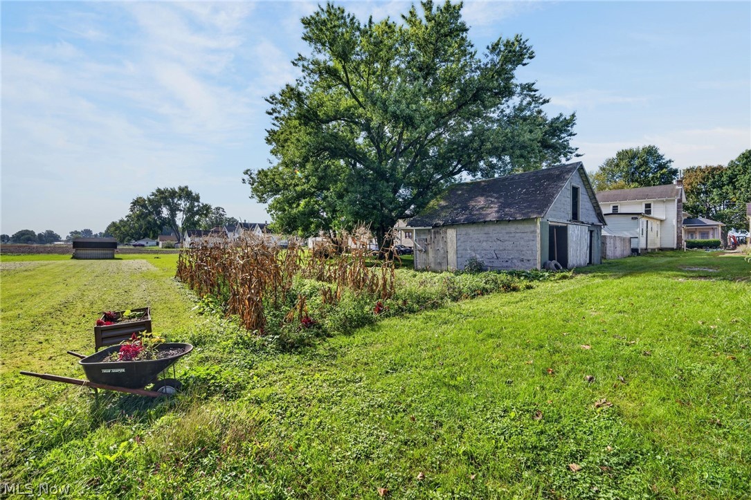 13699 Kauffman Avenue Sterling OH 44276