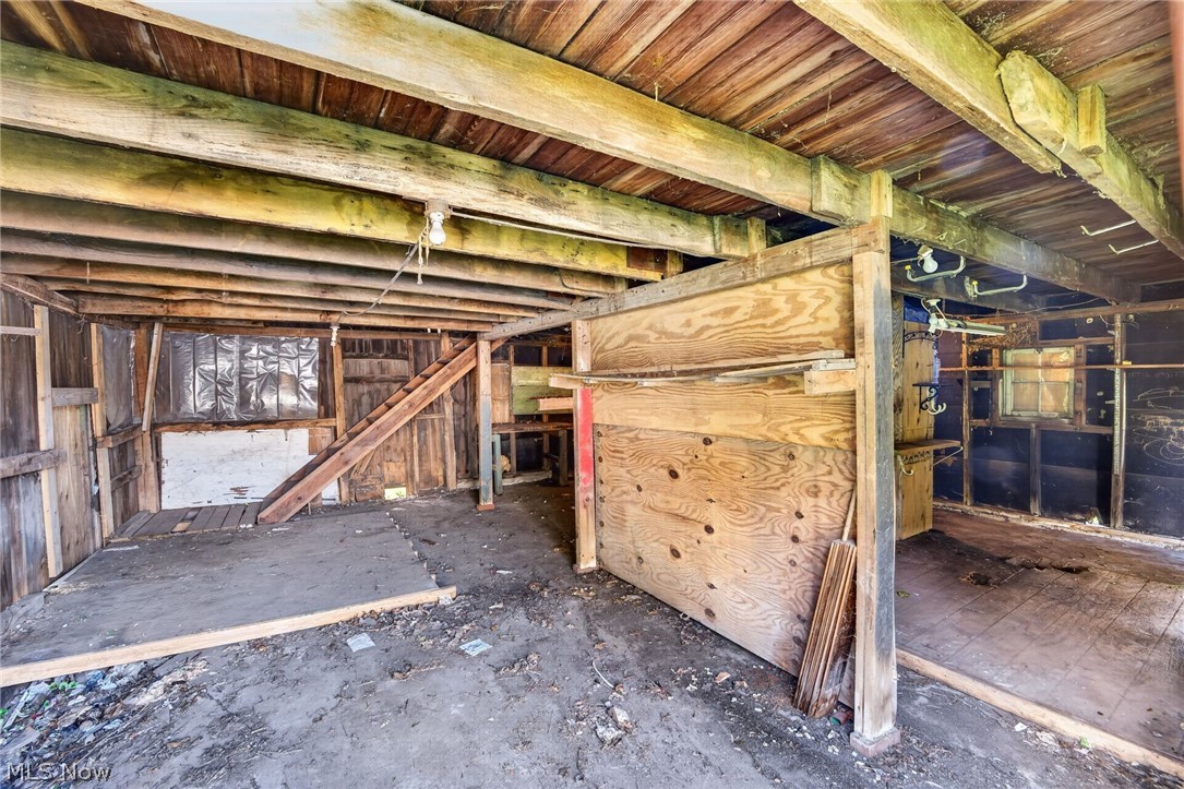 13699 Kauffman Avenue Sterling OH 44276