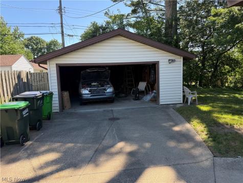 2174 Rockefeller Road Wickliffe OH 44092