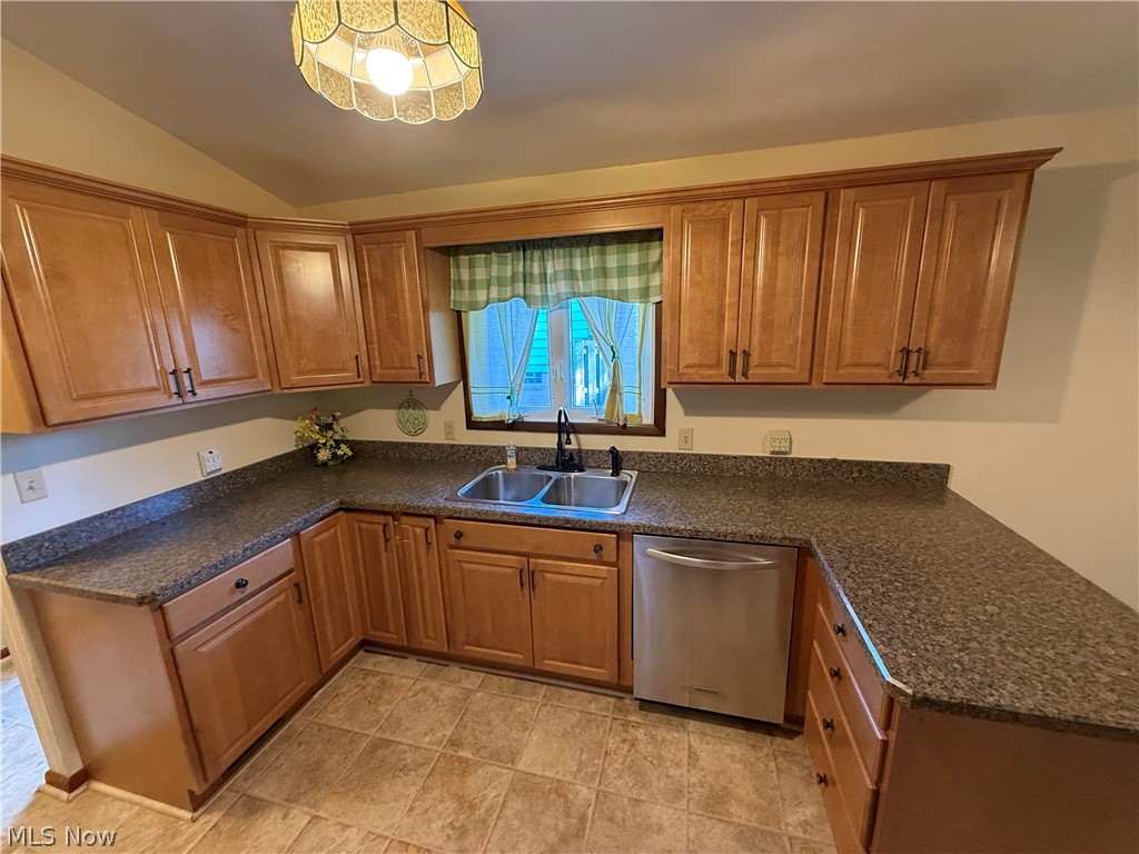 2174 Rockefeller Road Wickliffe OH 44092