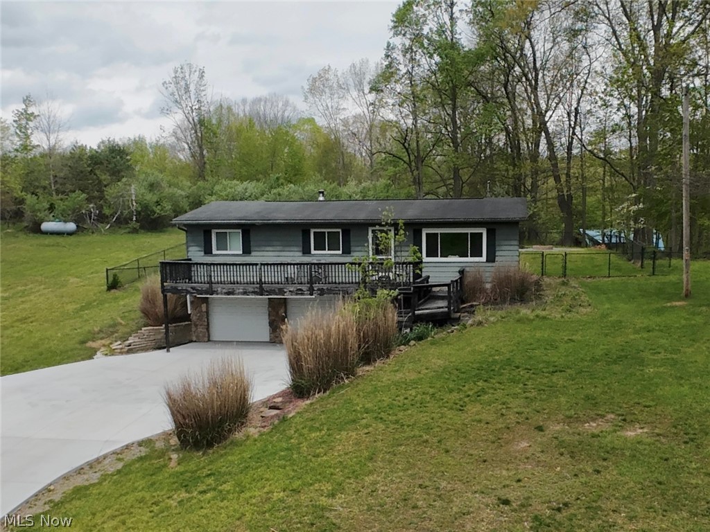 2065 W Buckhorn Drive Millersburg OH 44654
