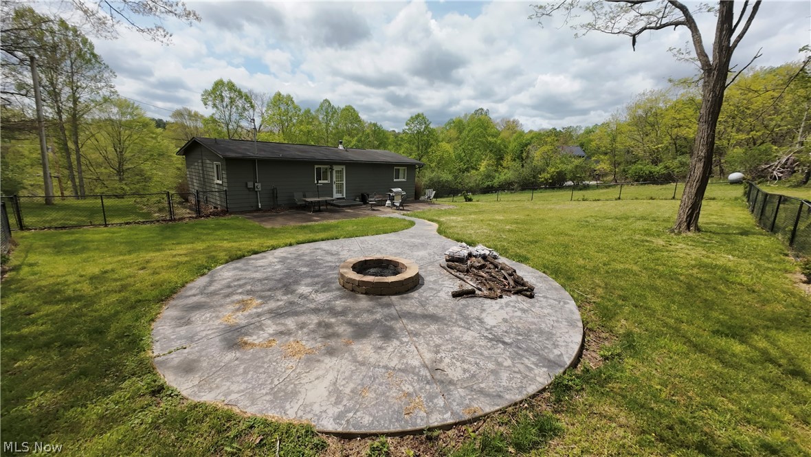 2065 W Buckhorn Drive Millersburg OH 44654