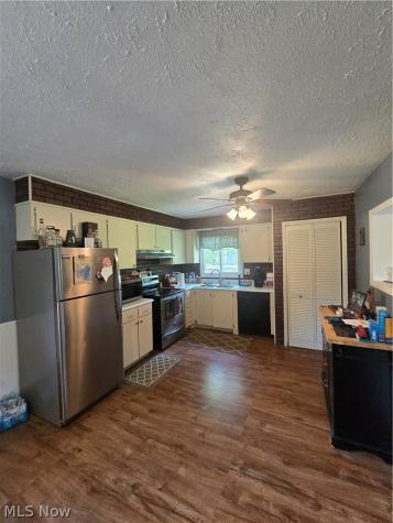 2065 W Buckhorn Drive Millersburg OH 44654