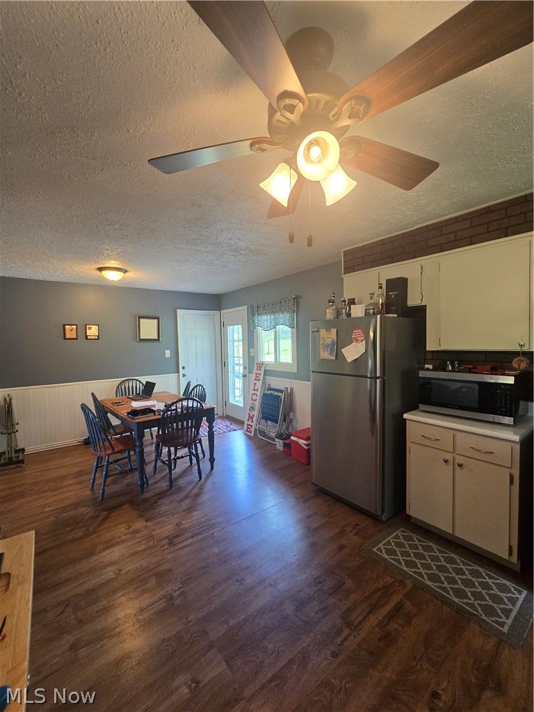 2065 W Buckhorn Drive Millersburg OH 44654