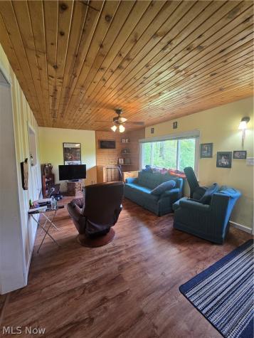 2065 W Buckhorn Drive Millersburg OH 44654