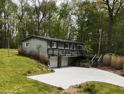 2065 W Buckhorn Drive Millersburg OH 44654