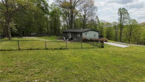 2065 W Buckhorn Drive Millersburg OH 44654