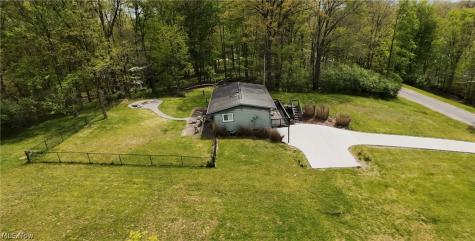 2065 W Buckhorn Drive Millersburg OH 44654