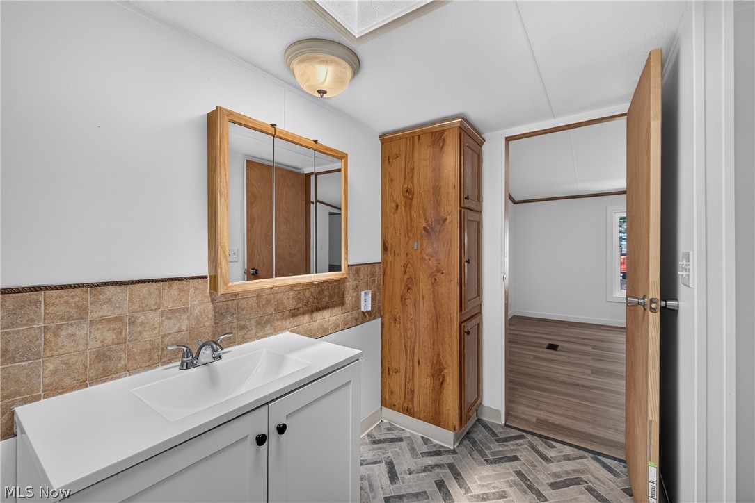 6835 Richmond Road Glenwillow OH 44139