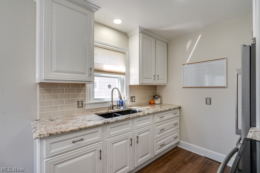 2048 Congo Street Akron OH 44305