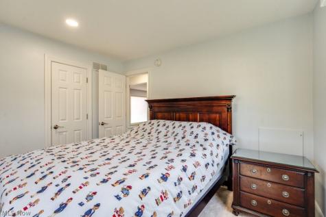 2048 Congo Street Akron OH 44305