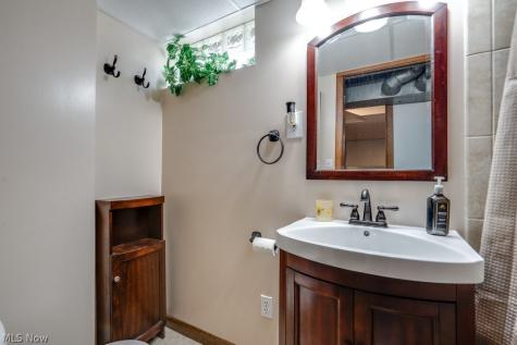2048 Congo Street Akron OH 44305