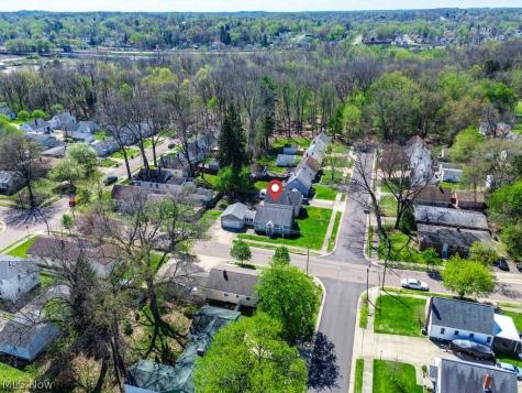 2048 Congo Street Akron OH 44305