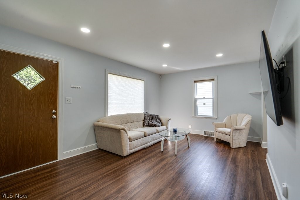 2048 Congo Street Akron OH 44305