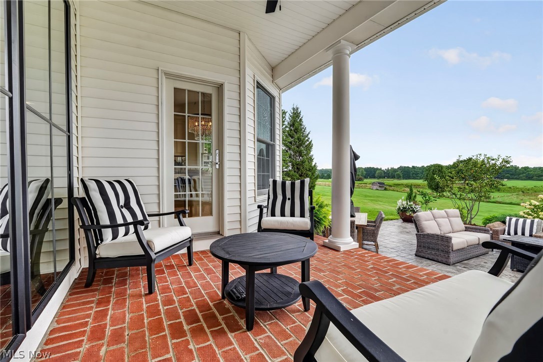 10276 Wolf Avenue NE Hartville OH 44632