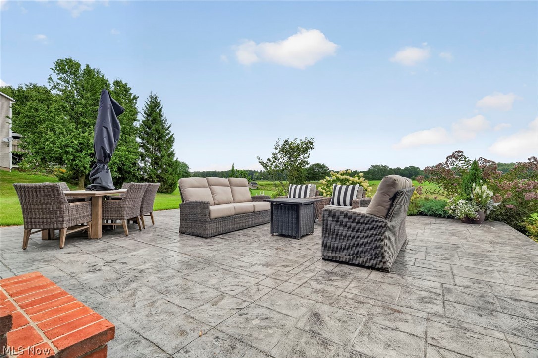 10276 Wolf Avenue NE Hartville OH 44632