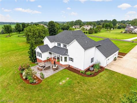 10276 Wolf Avenue NE Hartville OH 44632