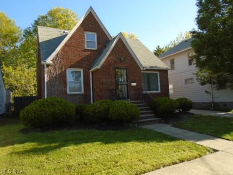 18909 Pawnee Avenue Cleveland OH 44119