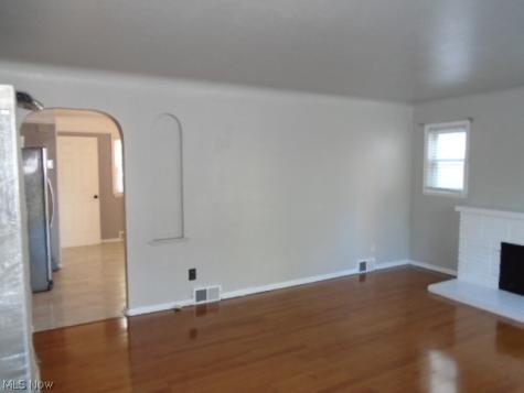 18909 Pawnee Avenue Cleveland OH 44119