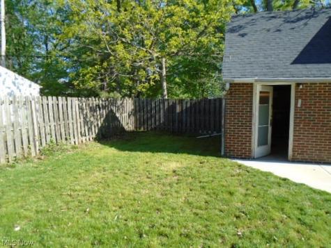 18909 Pawnee Avenue Cleveland OH 44119