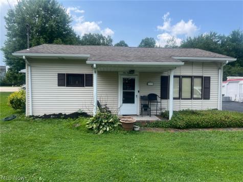 158 North Road Niles OH 44446
