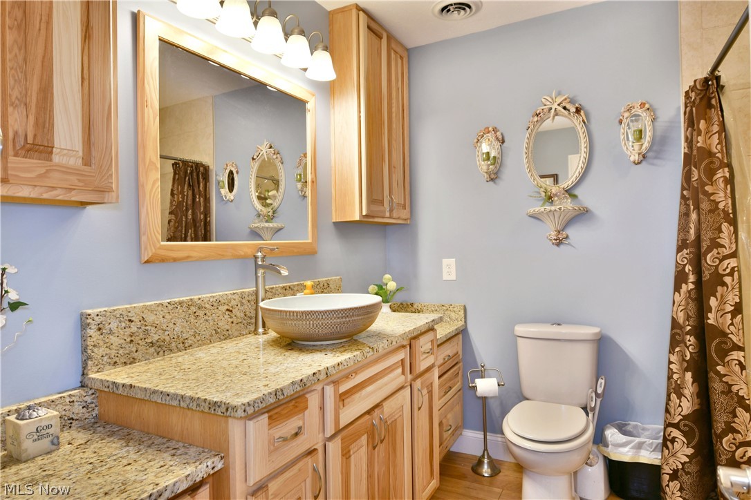 1460 Lake Vue Drive Roaming Shores OH 44085