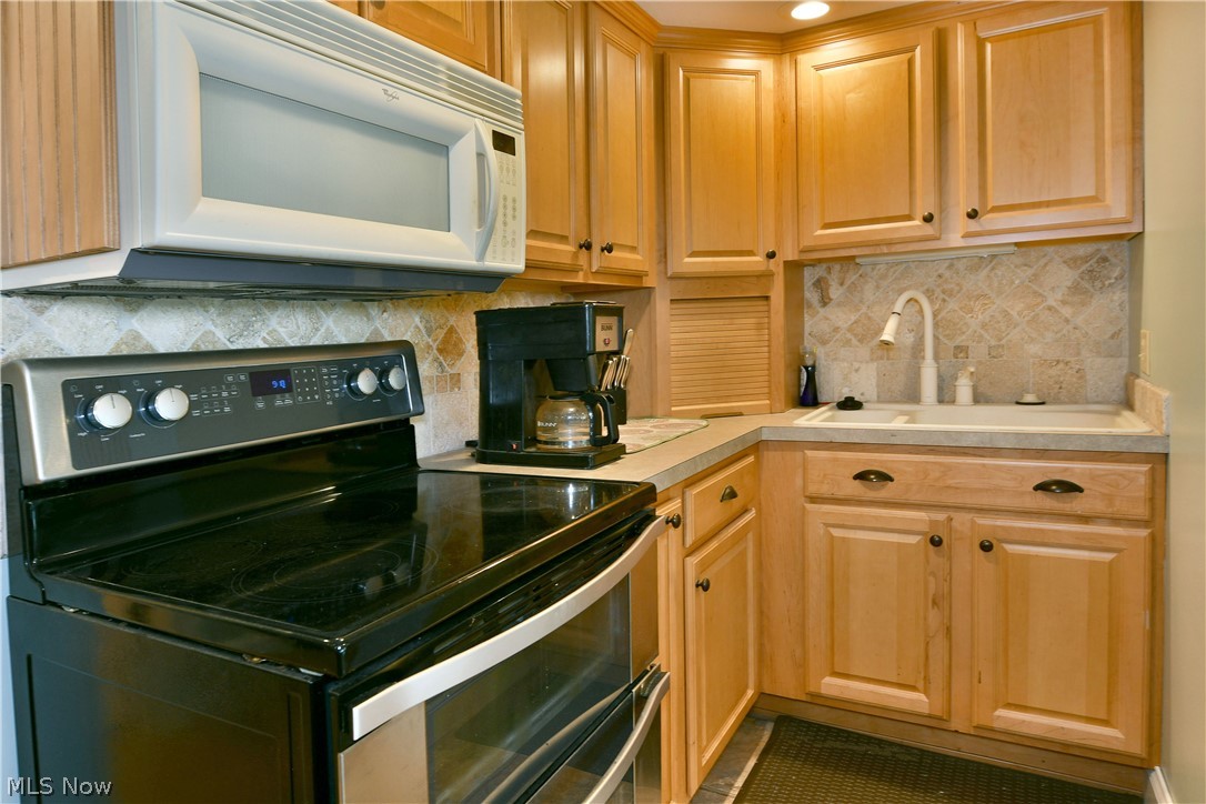 1460 Lake Vue Drive Roaming Shores OH 44085