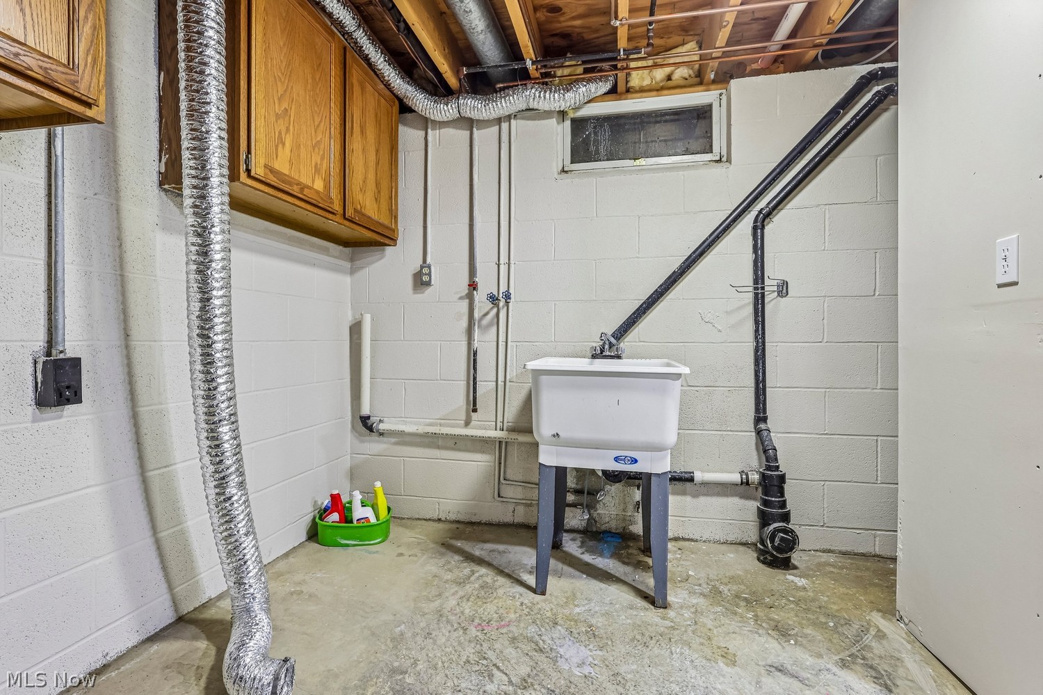 8876 Harris Drive North Ridgeville OH 44039
