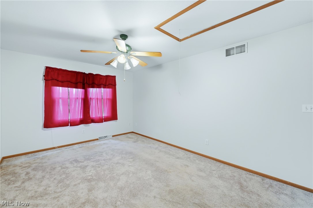 5613 Pierce Road NW Warren OH 44481