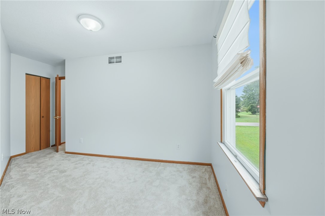 5613 Pierce Road NW Warren OH 44481