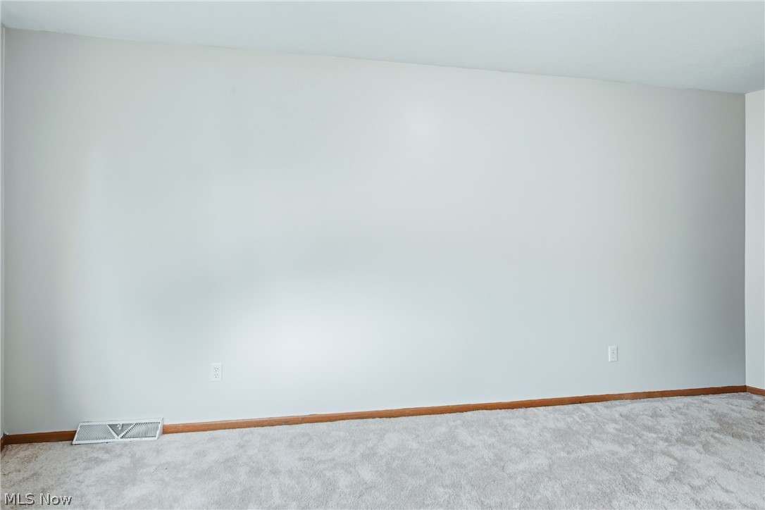 5613 Pierce Road NW Warren OH 44481