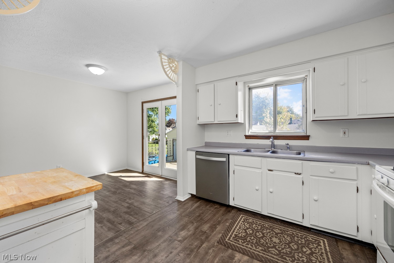 983 Lakewood Beach Drive Sheffield Lake OH 44054