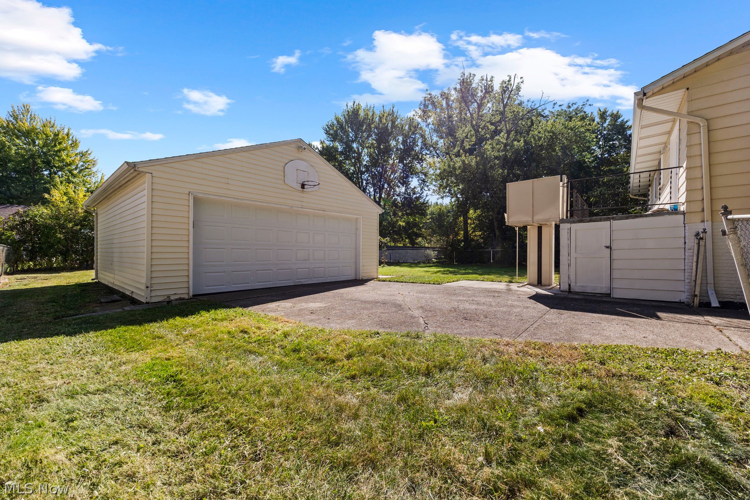 983 Lakewood Beach Drive Sheffield Lake OH 44054