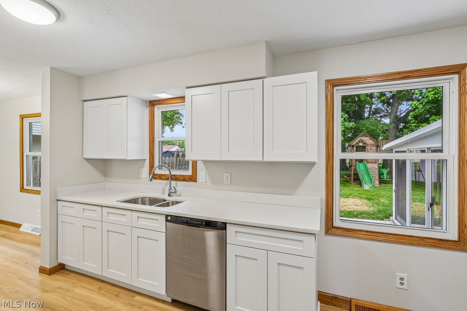 387 Ridgewood Drive Eastlake OH 44095
