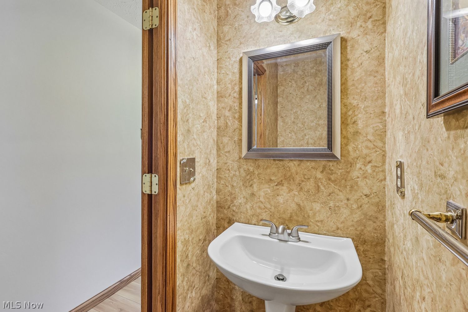387 Ridgewood Drive Eastlake OH 44095