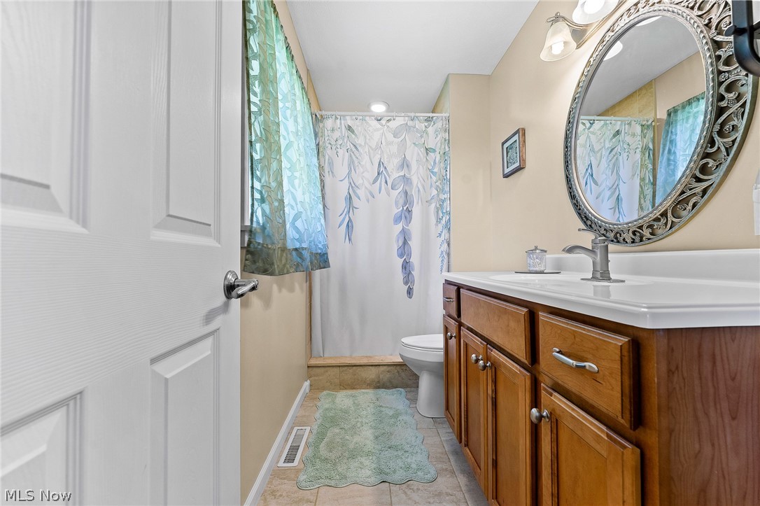 3755 Lyntz Townline Road SW Lordstown OH 44481