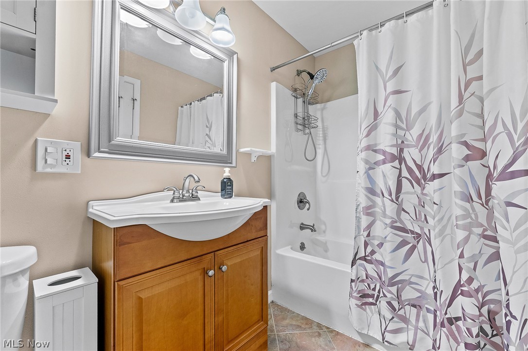 3755 Lyntz Townline Road SW Lordstown OH 44481