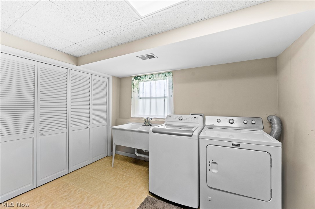 3755 Lyntz Townline Road SW Lordstown OH 44481