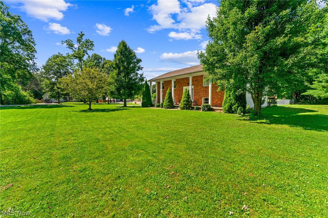 3755 Lyntz Townline Road SW Lordstown OH 44481
