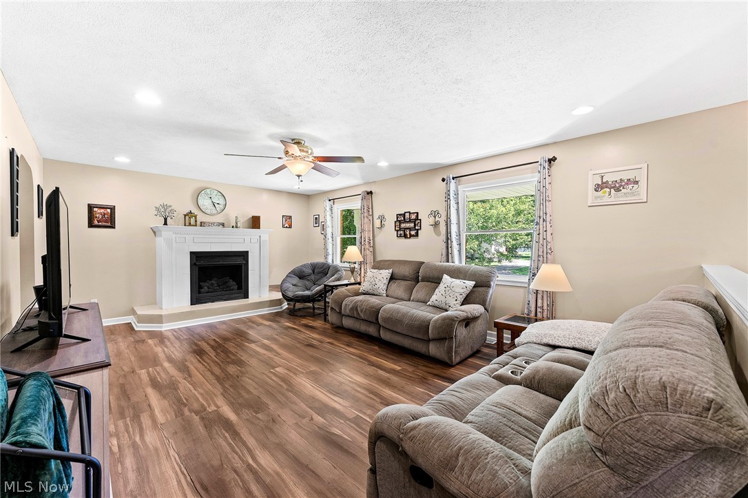 3755 Lyntz Townline Road SW Lordstown OH 44481