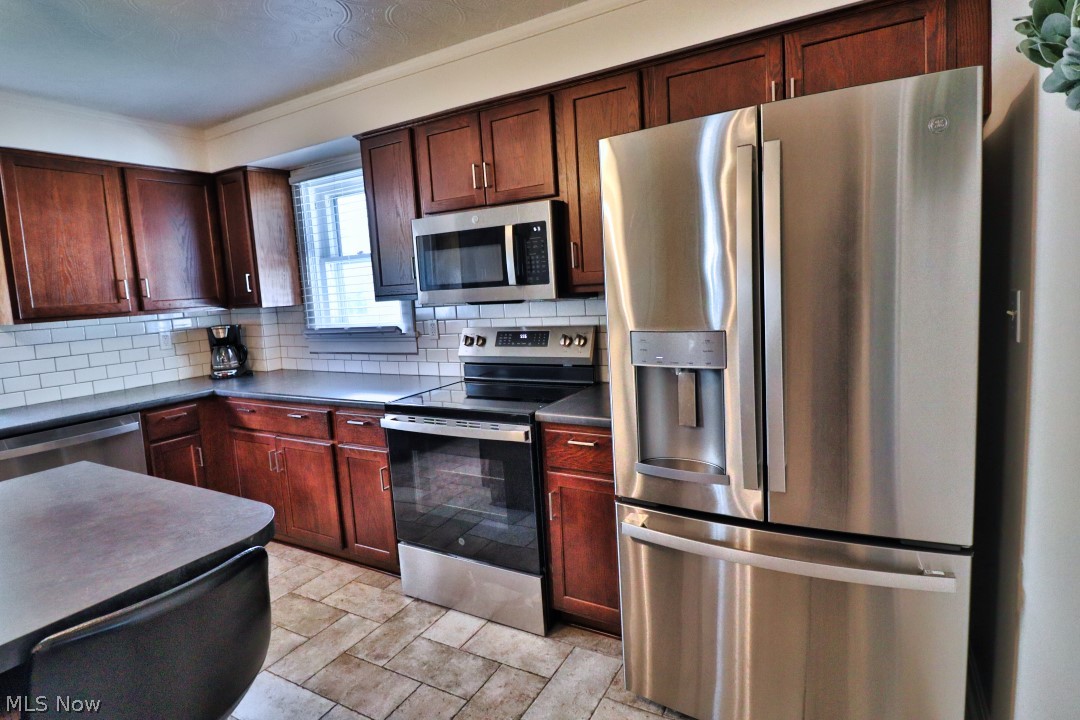 822 Main Street Coshocton OH 43812